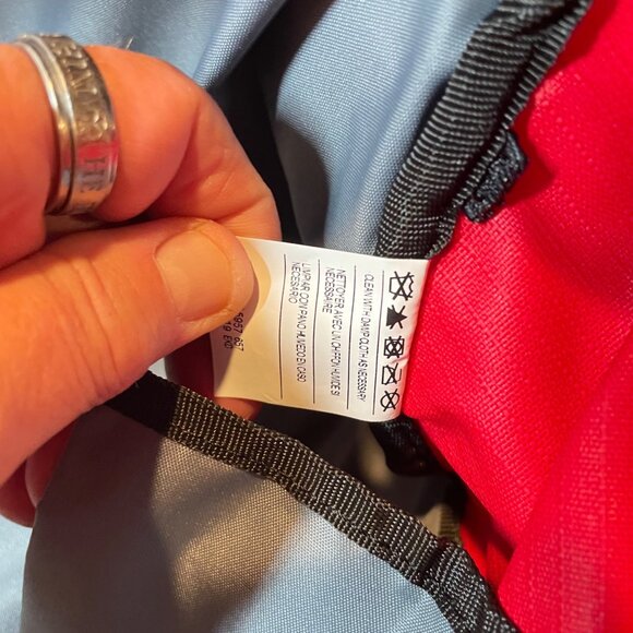 Nike Red & Black Duffle Bag With White Logo 2503 Cu In Capacity Durable Polyeste - Picture 13 of 16